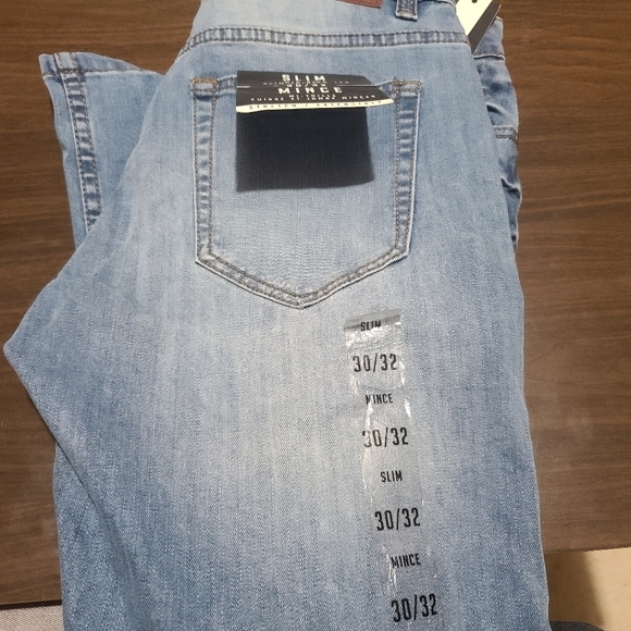 Urban Heritage Jeans - Picture 2 of 2